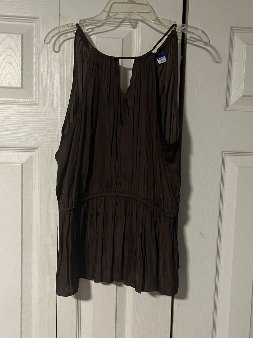 Sleeveless Pleated Women's Top - Brown